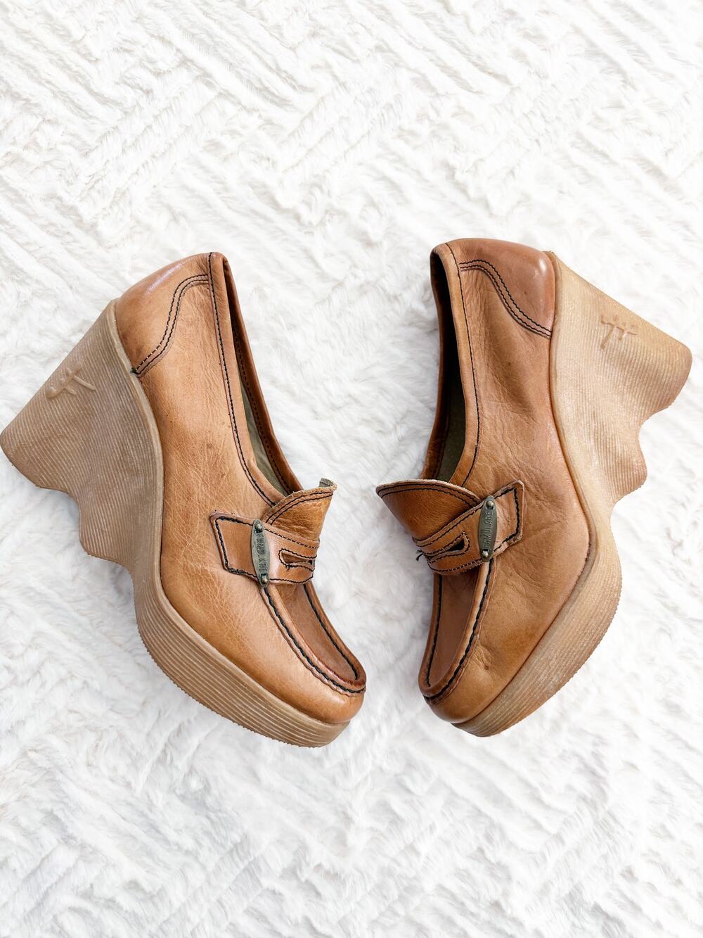 Vintage Famolare Hi-Up Moon Honey Tan Leather Wavy Wedge Loafers Boho Festival